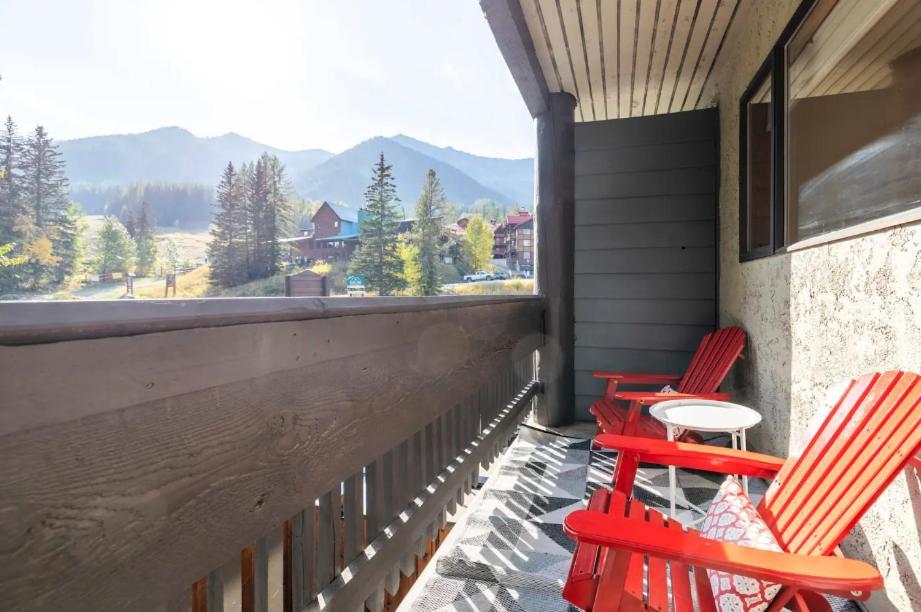 Griz Inn By Stayin Fernie Zimmer foto